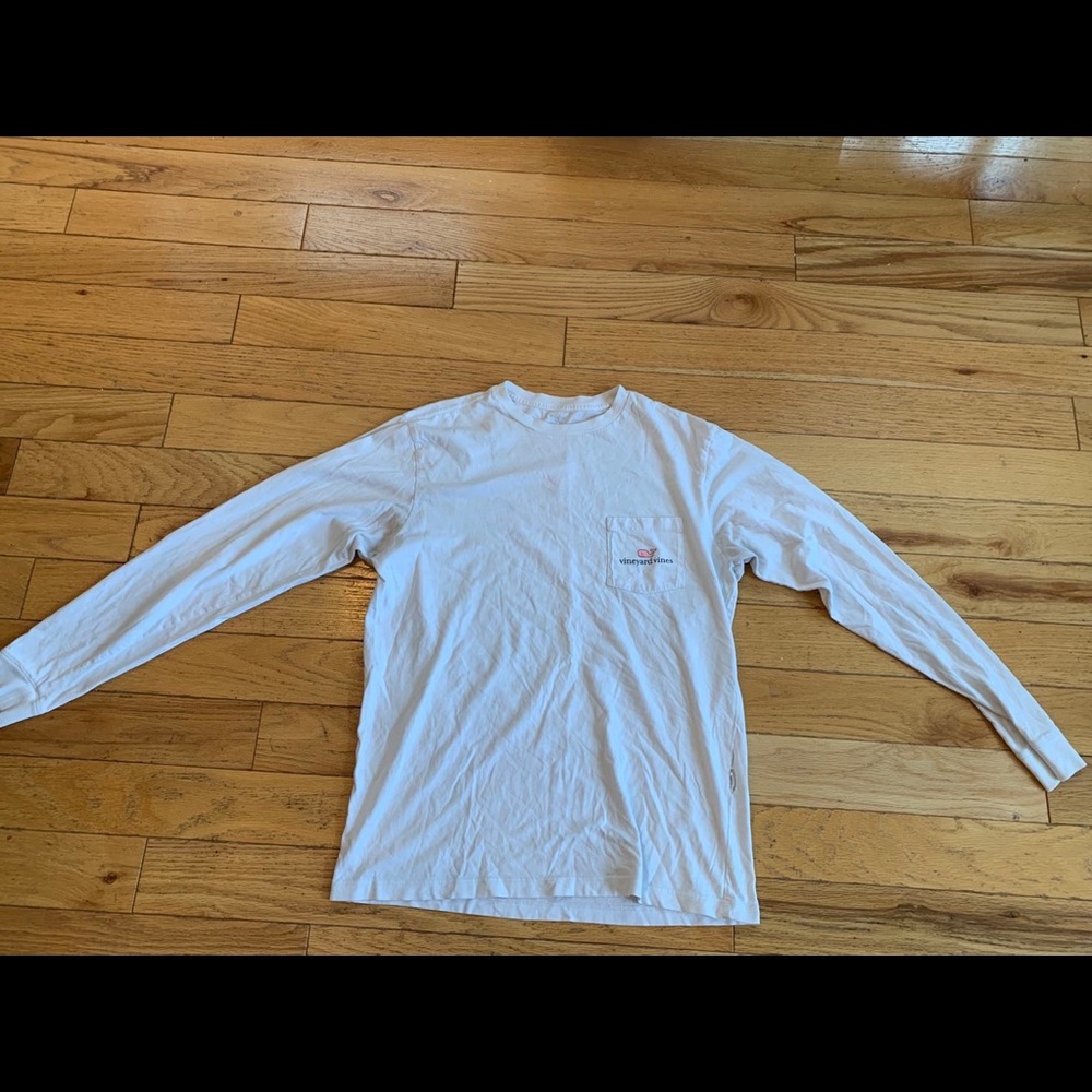 Men’s vineyard vines shirt